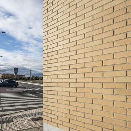 Detailed image of Yellow Smooth bricks