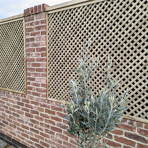 A garden wall built using Olde Wells Rustica bricks